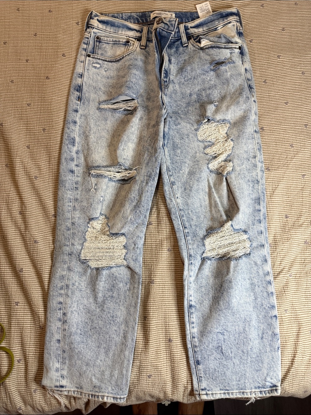 Abercrombie & Fitch Light Blue Distressed Relaxed Jeans